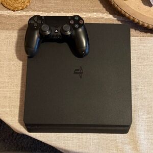 PlayStation 4 (PS4) Console – 1TB Storage – 8 Game Bundle